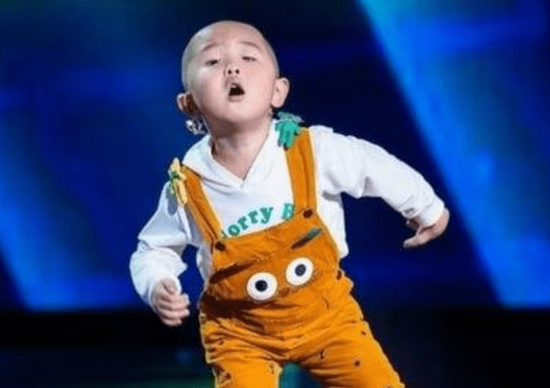 因为|曾5岁就登上春晚舞台,年薪百万全家人靠他养,如今却变成这样