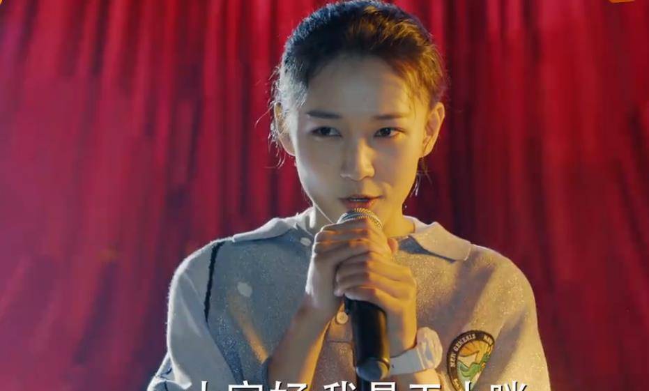 小咪|《爱很美》有多狗血：张嘉益打劫刘敏涛被反劫去领证，女儿的生父是明星