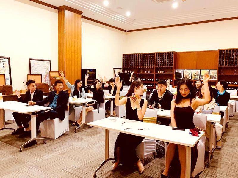 因为|为什么爱喝葡萄酒的人都很“穷”？答案老扎心了！