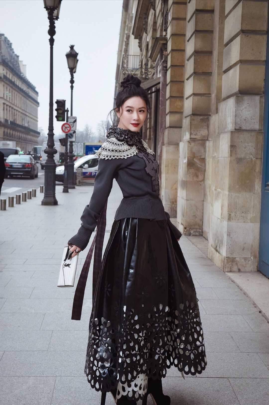 性感美|田海蓉美到了国外，穿一身“木耳裙”优雅高级，太给中国女星长脸
