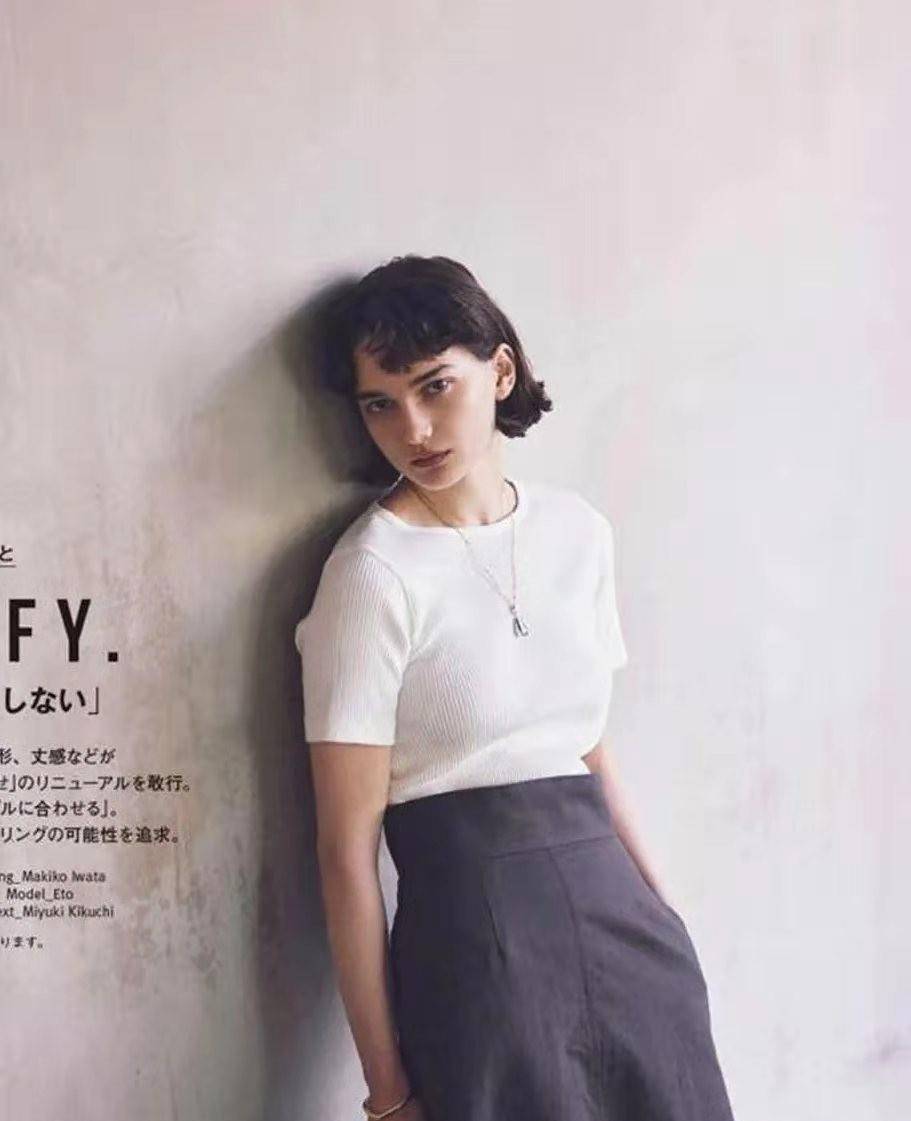 视觉|高级有质感的“短袖针织衫”，今夏流行这3种搭配，好看还超显瘦