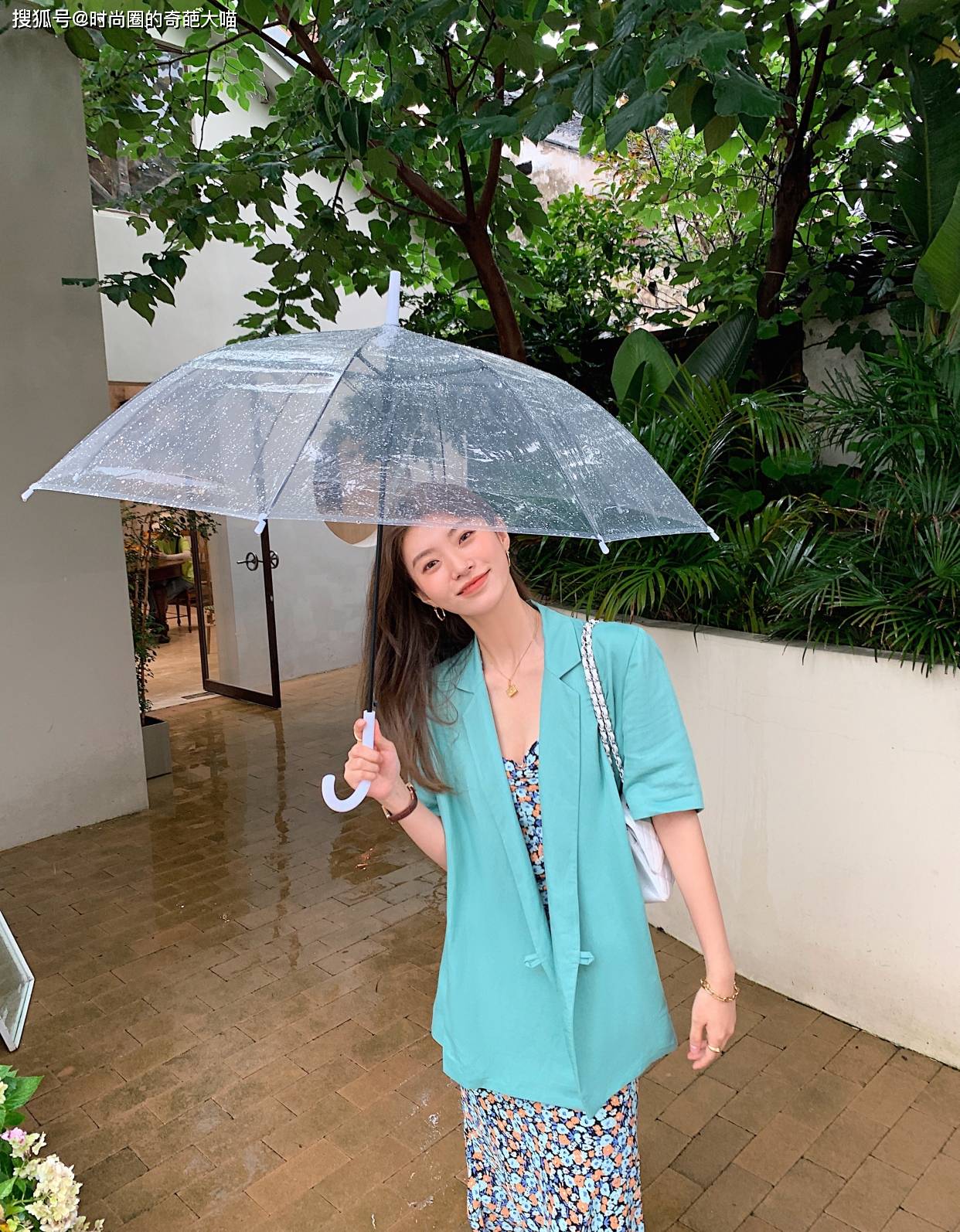 气质|比大片露肤更显瘦的单品，知性美女的正确打开方式，今夏学起来