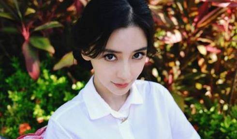 整体|Angelababy最近的穿搭好少女！把dior穿出大小姐感，尽显女神范儿