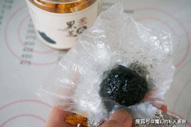 美食|黑芝麻和山药做成小甜品，简单易学，每做一锅全家都吃不够