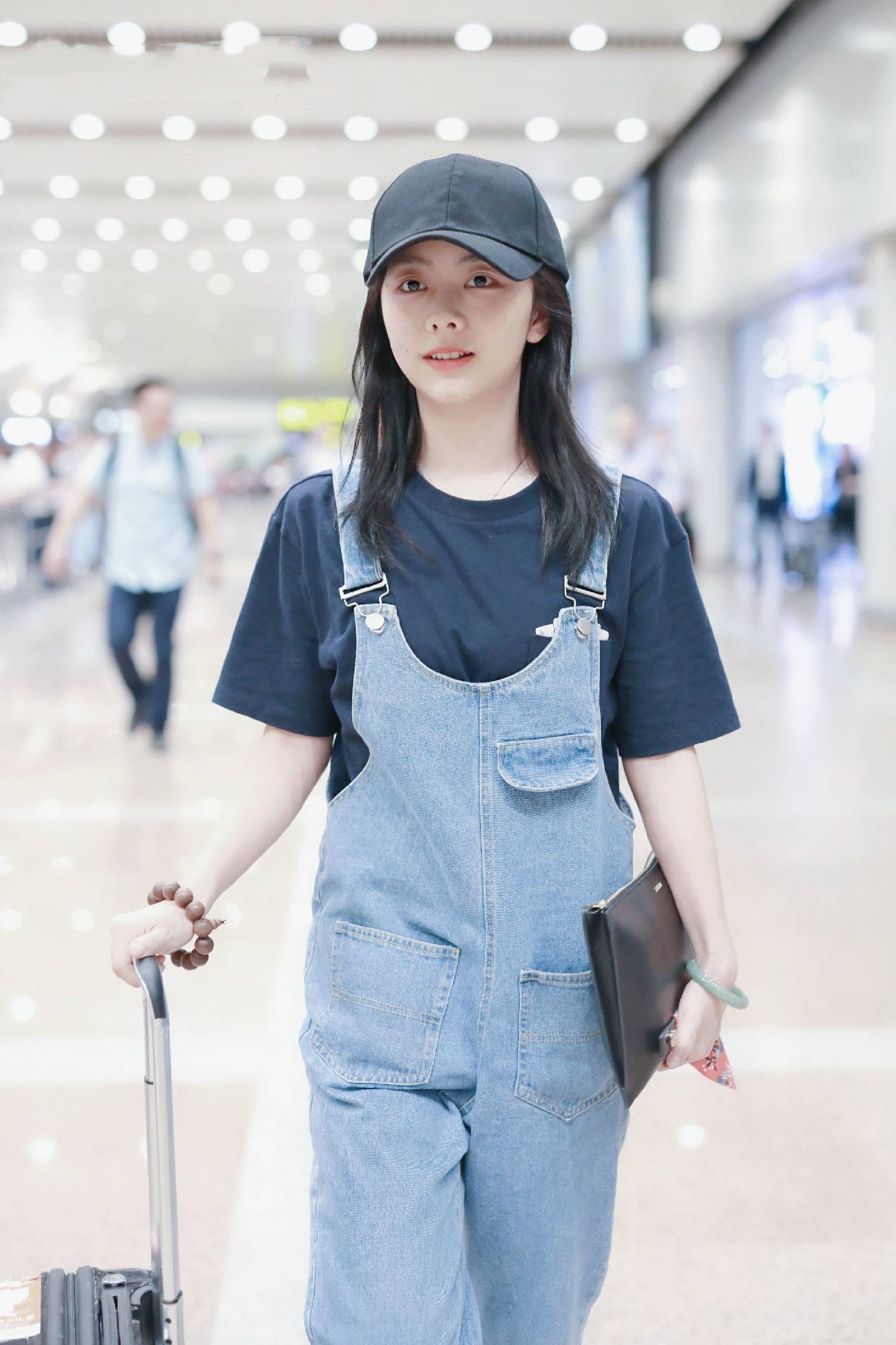 姐妹|“正牌耿耿”谭松韵少女穿搭太减龄,与张子枫“枫韵”姐妹CP锁了