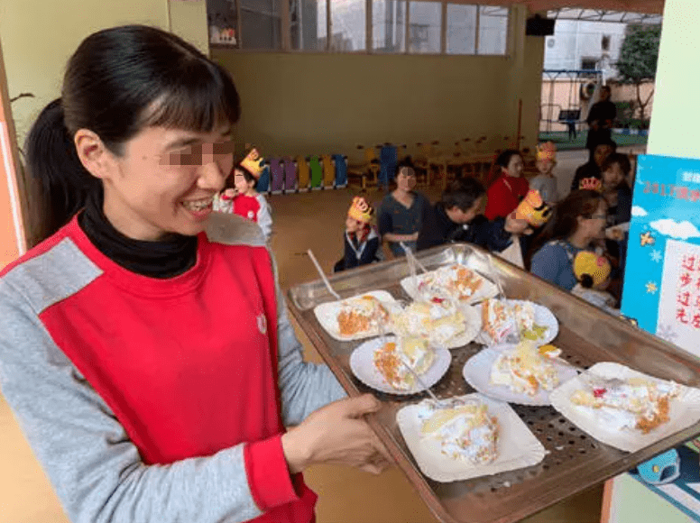 同学|“谁还吃不起一块蛋糕了”？小朋友在幼儿园过生日，惹家长不满