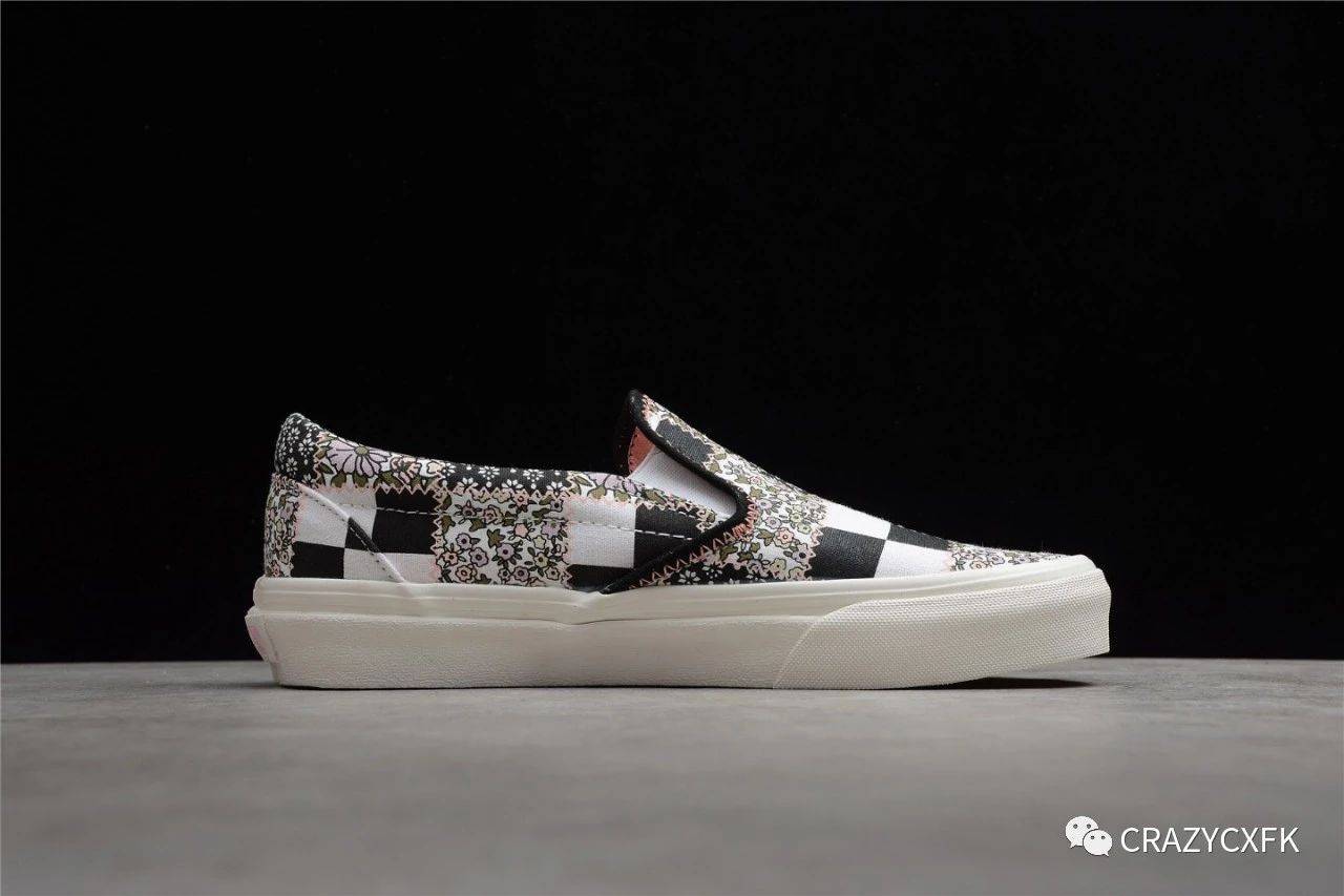 色调|万斯小碎花 Vans Classic Slip-on 黑白粉拼接一脚蹬帆布鞋