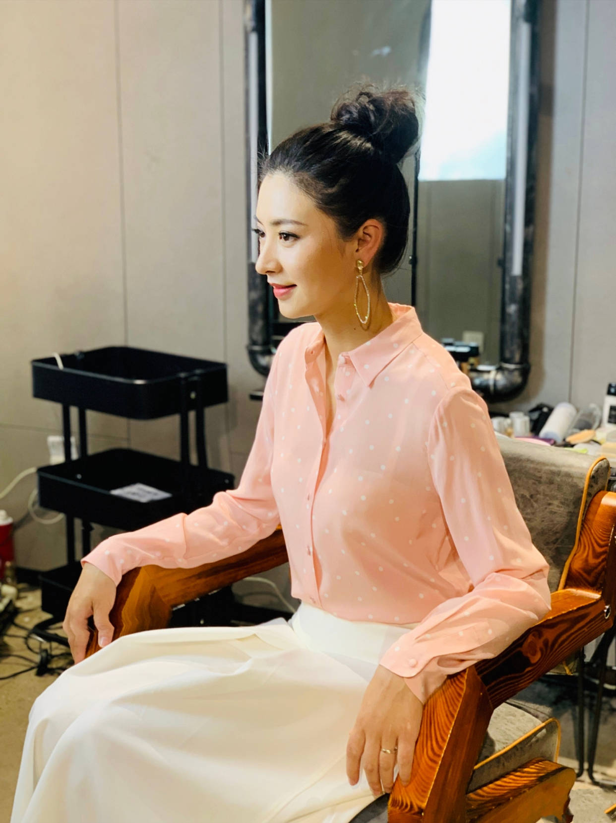 女王|“眉庄姐姐”发力了!3D立体长裙搭配烈焰红唇,美艳霸气如女王