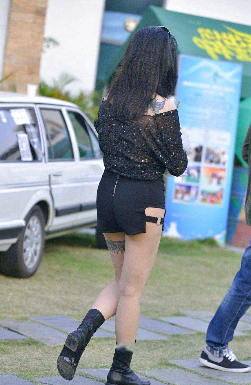 本人|黑夹克只要款式合适,显高显瘦的效果安排得当