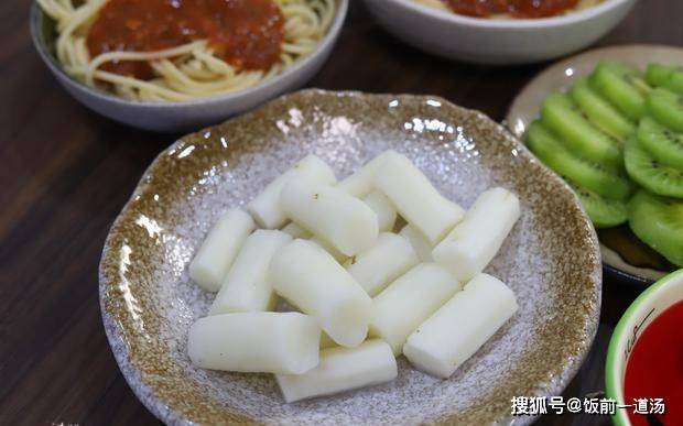 美食|早起20分钟搞定两个孩子的早餐,清爽丰盛有营养,比买的好吃