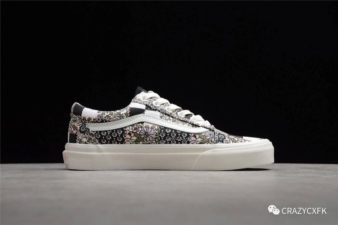 色调|万斯小碎花 Vans Classic Slip-on 黑白粉拼接一脚蹬帆布鞋