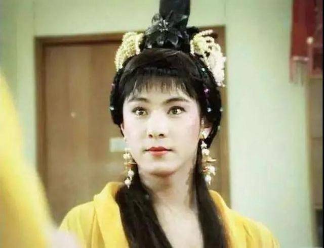 宋丽玲|男明星扮女装？以假乱真的5位，最后一位可以封神