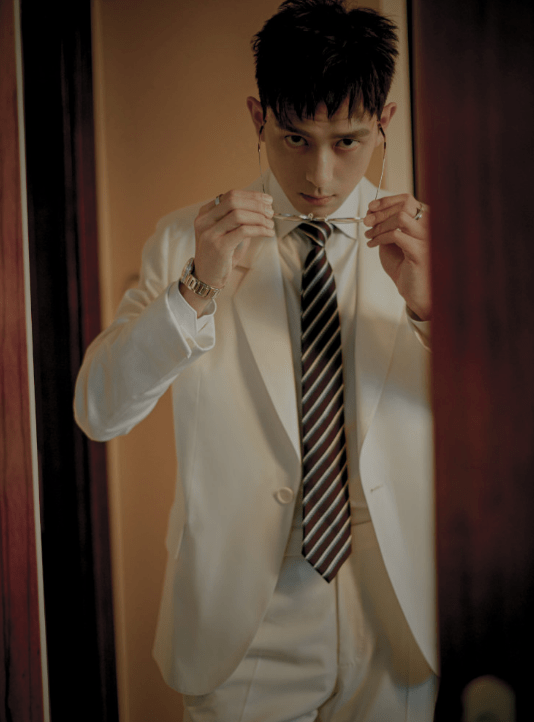 杨幂|Superelle盛典，李现的眼镜杀，杨幂的辣妹秀，年轻真好