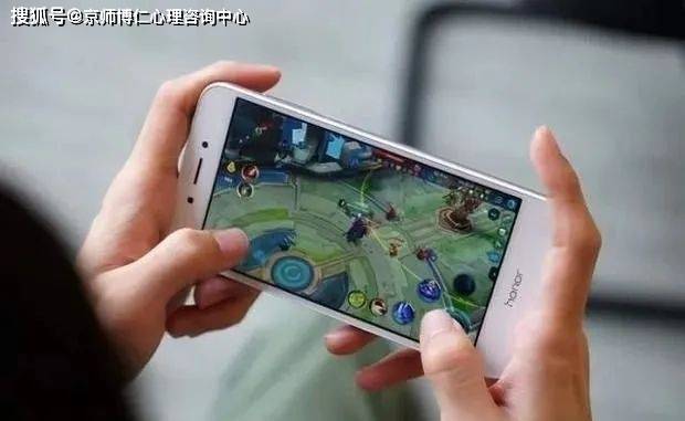 情绪|揭露！解决1.75亿未成年的“网瘾”问题 | 看看育儿专家李玫瑾怎么做