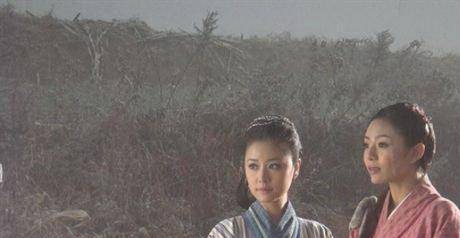 记得书中女娲娘娘的弟子广寒仙子原本是可以打得过孔宣,因为她有女娲