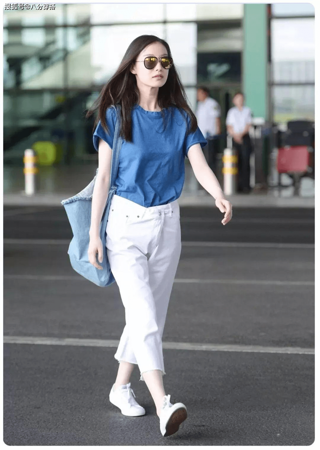 吊带|倪妮的气质感真不是吹的，一袭白色吊带连衣裙优雅温柔，美得惊艳