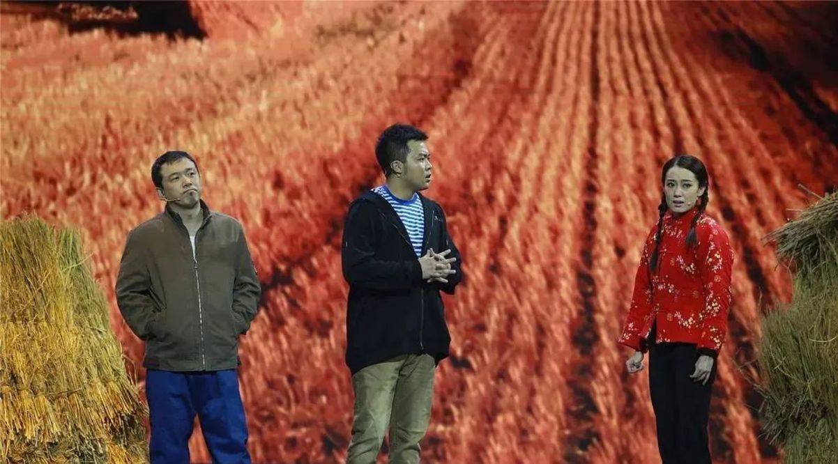 因为|50亿票房，张小斐走上神坛，中国电影，摊上好事了吗？？