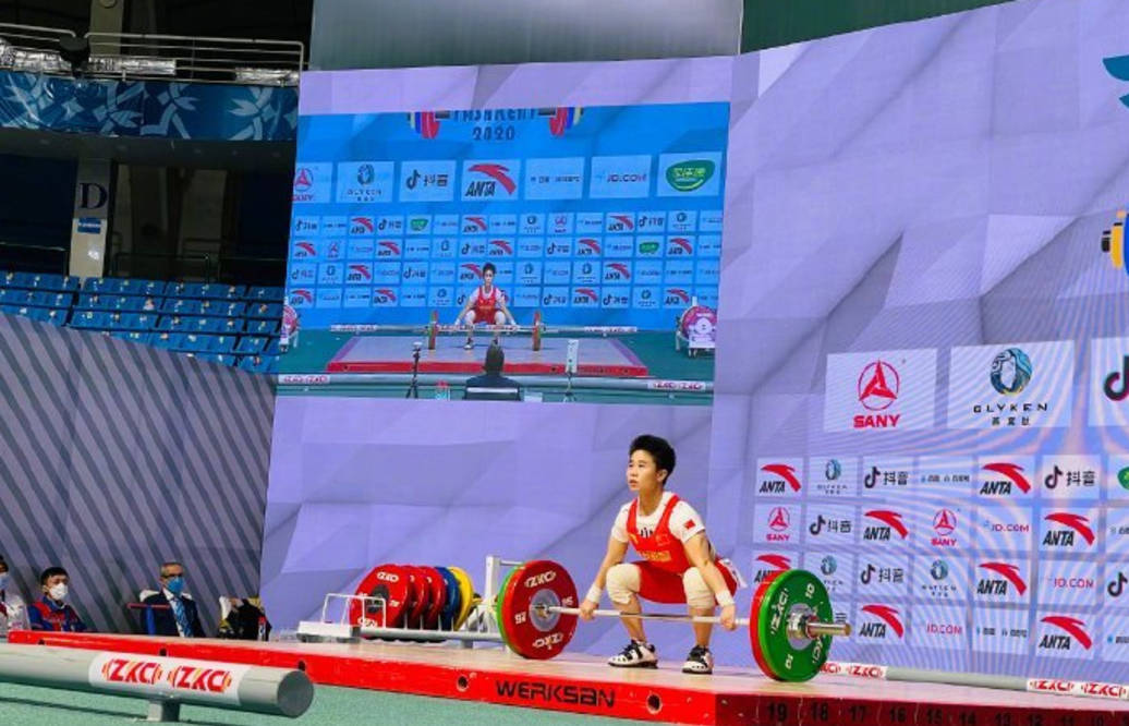 中国奥运梦之队初试啼声显神威 举重亚锦赛已夺8金 破世界纪录 侯志慧