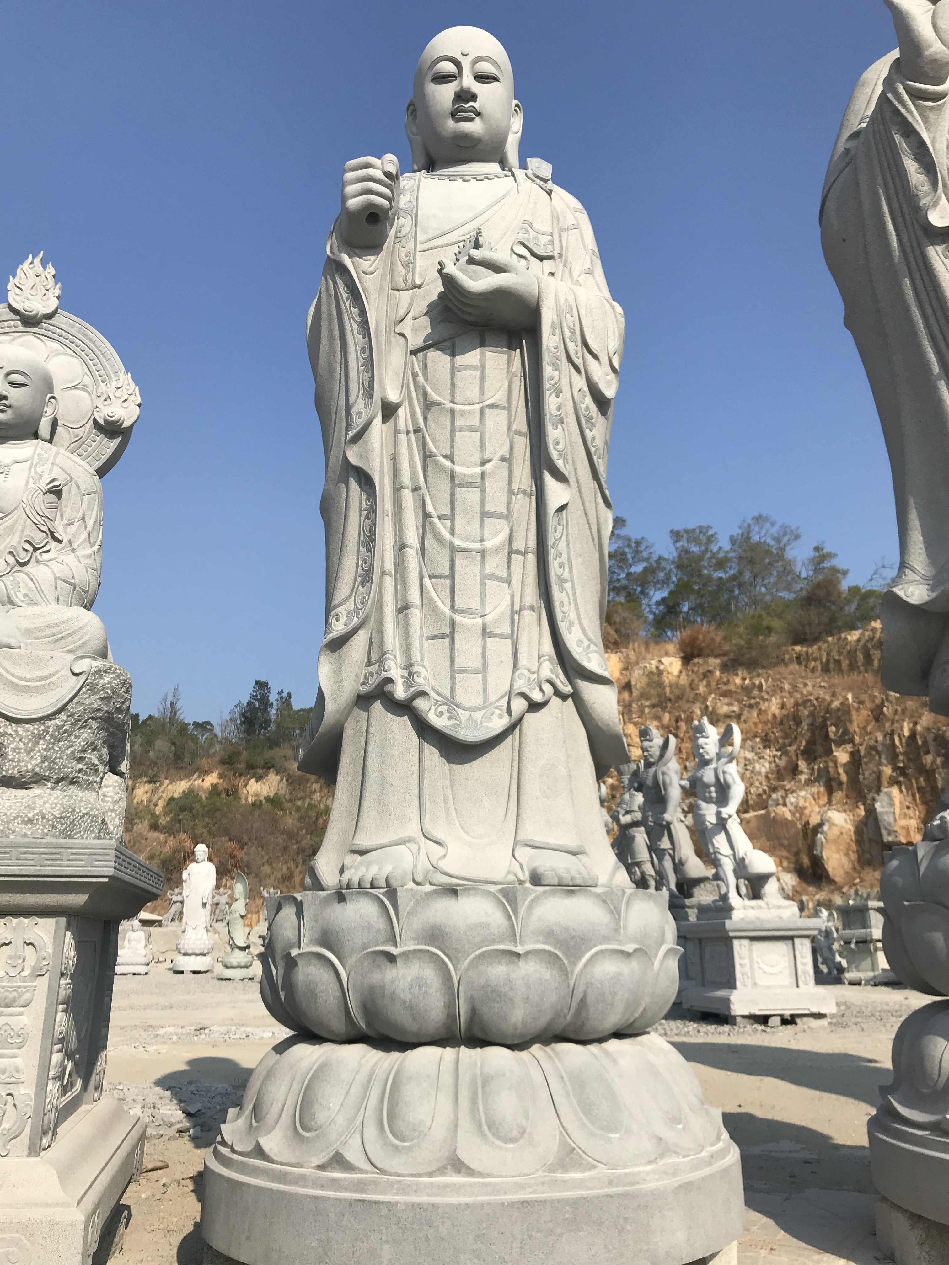 福建石雕地藏王菩萨像的样式有哪些？_佛教