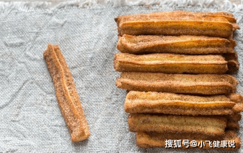 什么|天天把油条当早餐,身体会出现什么变化?大多数人竟还没察觉