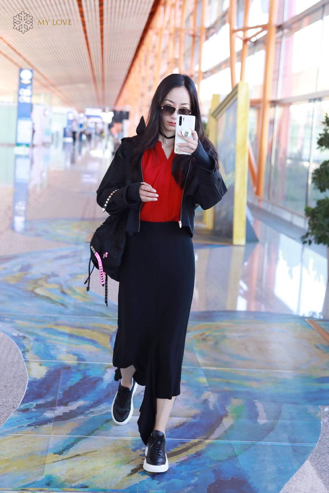 设计|气质女神韩雪，一袭粉色开叉裙尽显曼妙好身材，36岁美得像26岁
