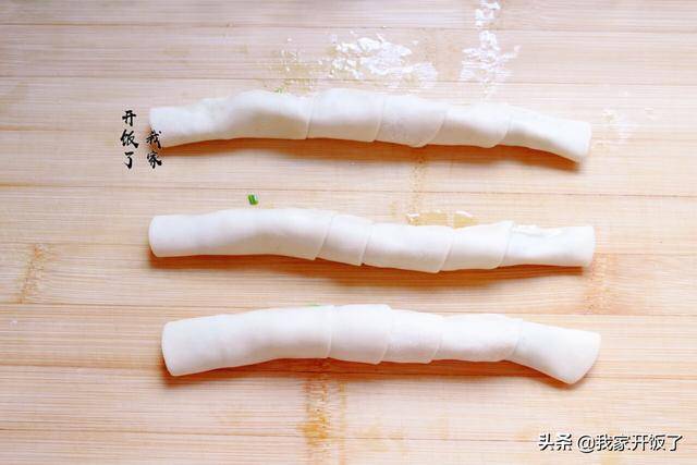 时间|这样的早餐太省事了！不和面，不擀面，卷一卷压一压，薄脆又酥香