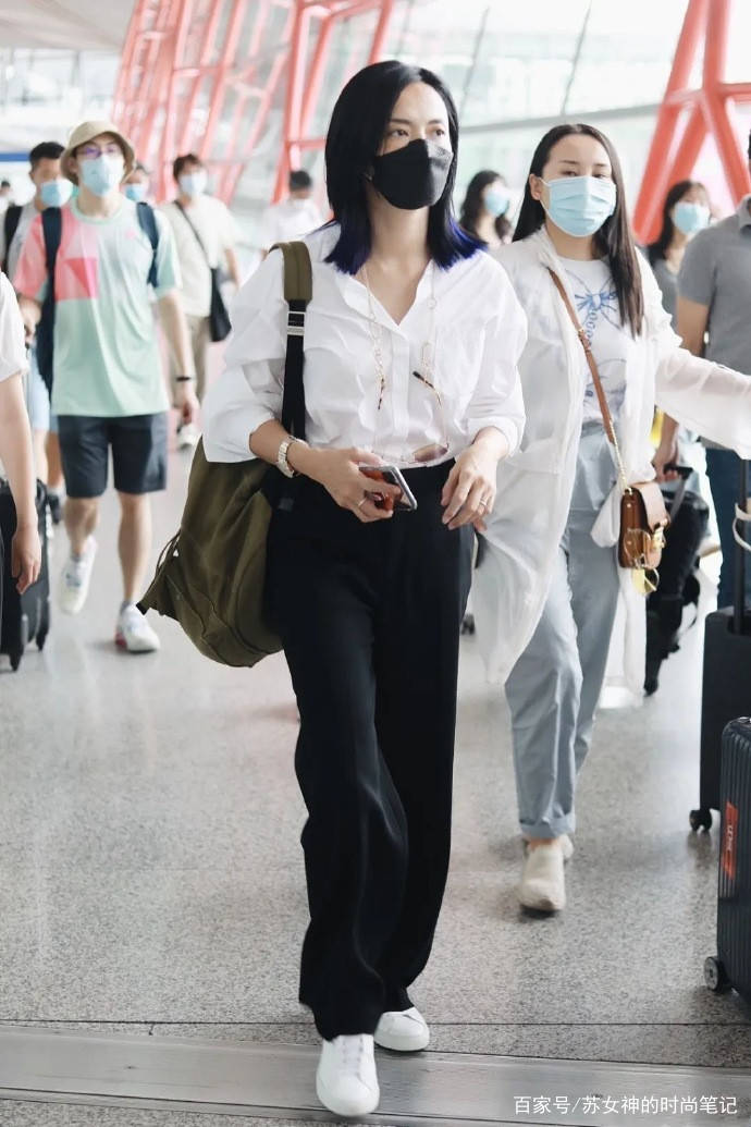 小白|30岁女人要避免“大妈感”，学明星的穿法，手把手教你如何扮嫩！