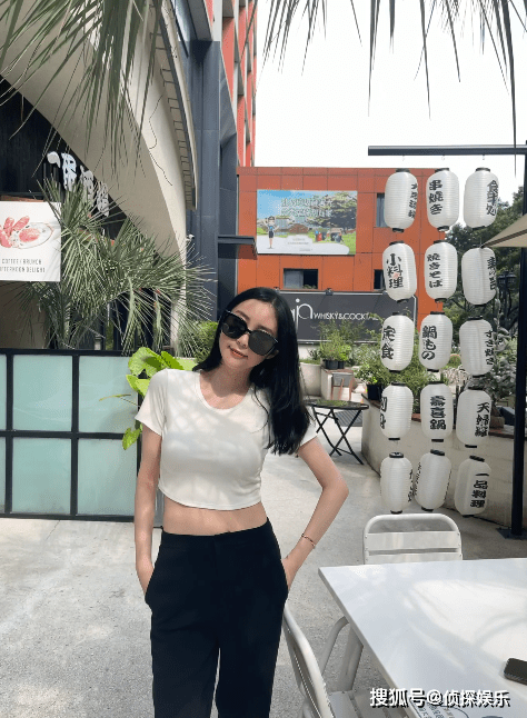 潘帅|宣云晒潘玮柏视角撒糖，穿吊带衫秀细腰好身材，被赞气质非凡