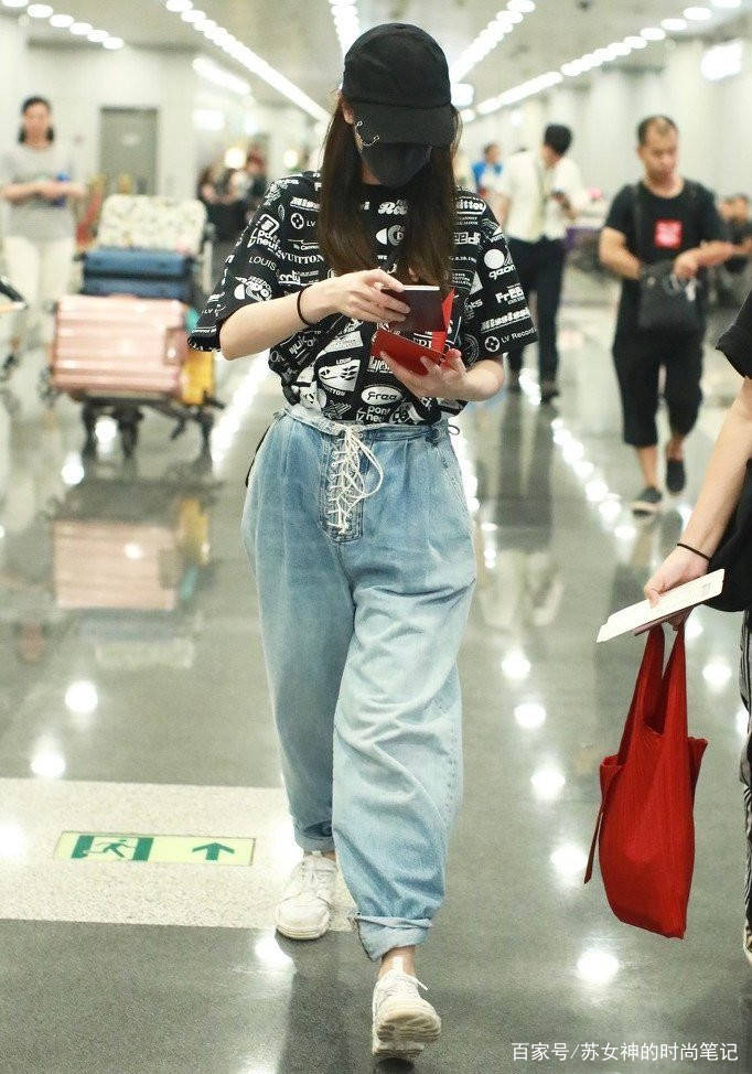 身材|腰细胯宽的女人，建议学热巴的穿法，可盐可甜可时尚，上身超显瘦