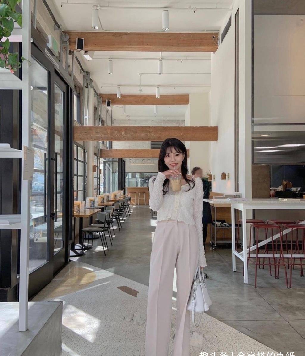 身材|这种款式的阔腿裤已经过时了，小个子和微胖身材的人，不建议穿