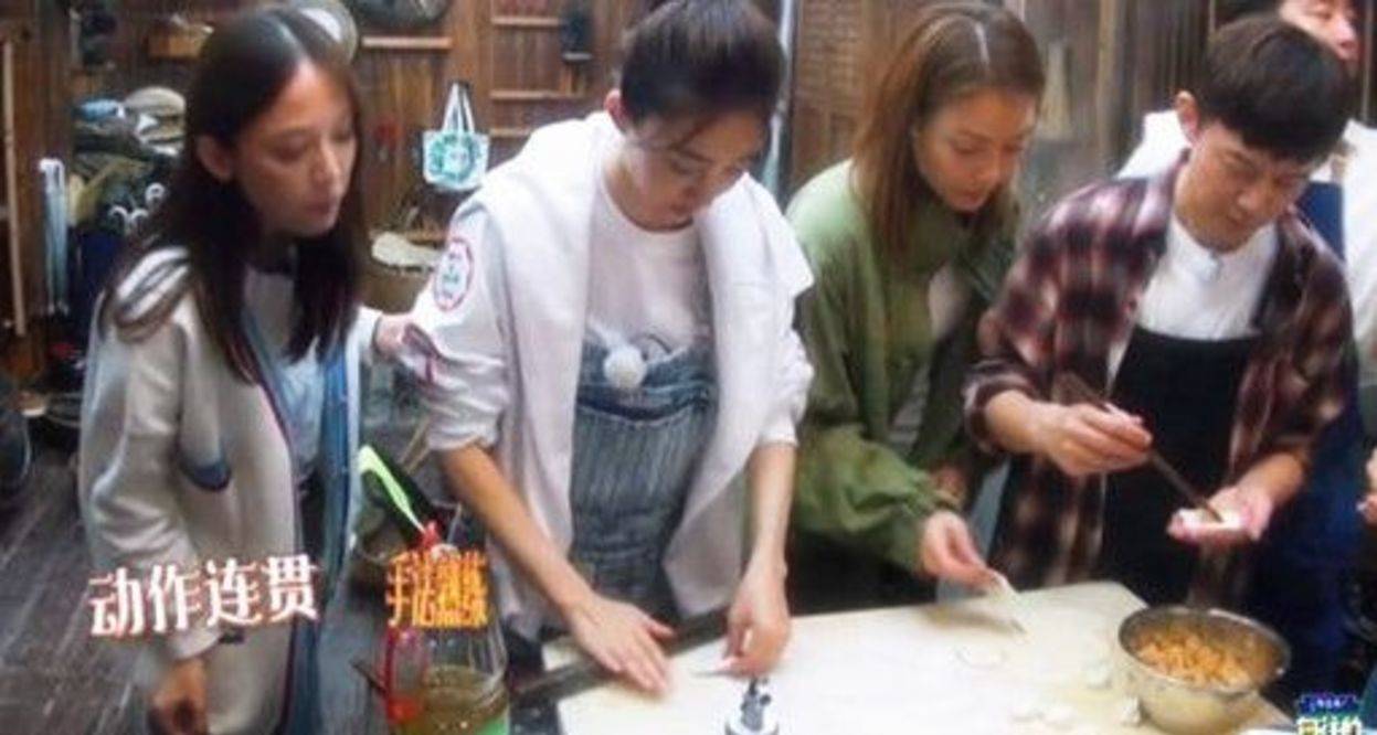 富婆|姐姐私服大赏：蓝盈莹低调，万茜隐形富婆，最豪横的不止黄圣依？