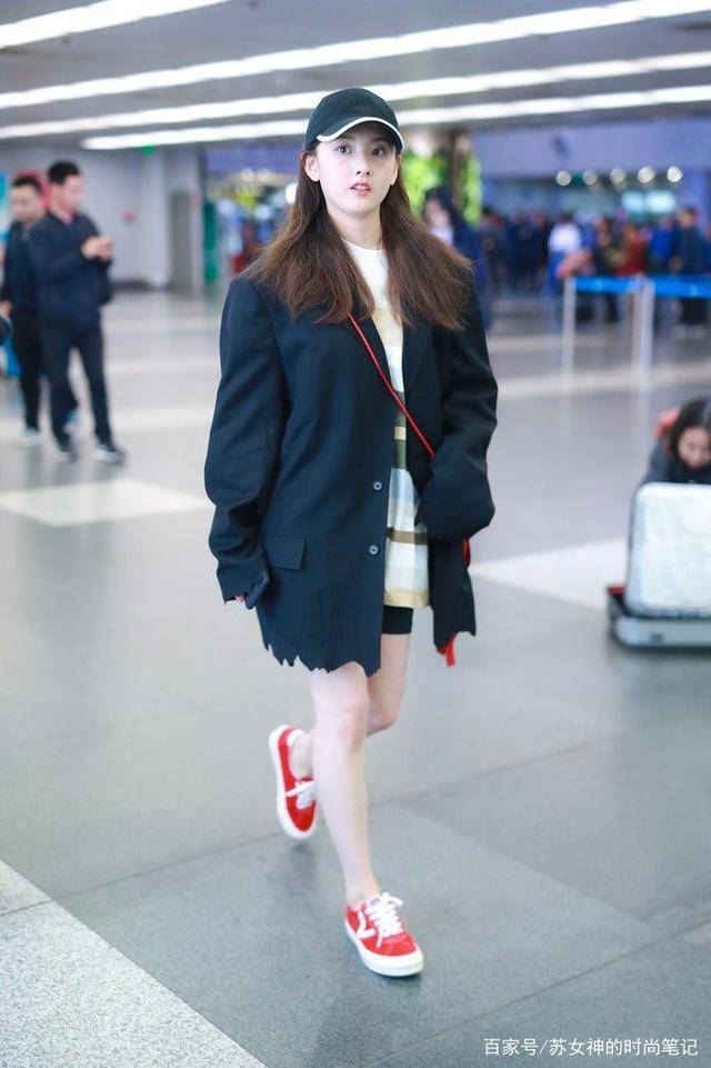 身材|阔腿裤最终还是被“沙发裤”取代了，舒适又清爽，美的让人羡慕！