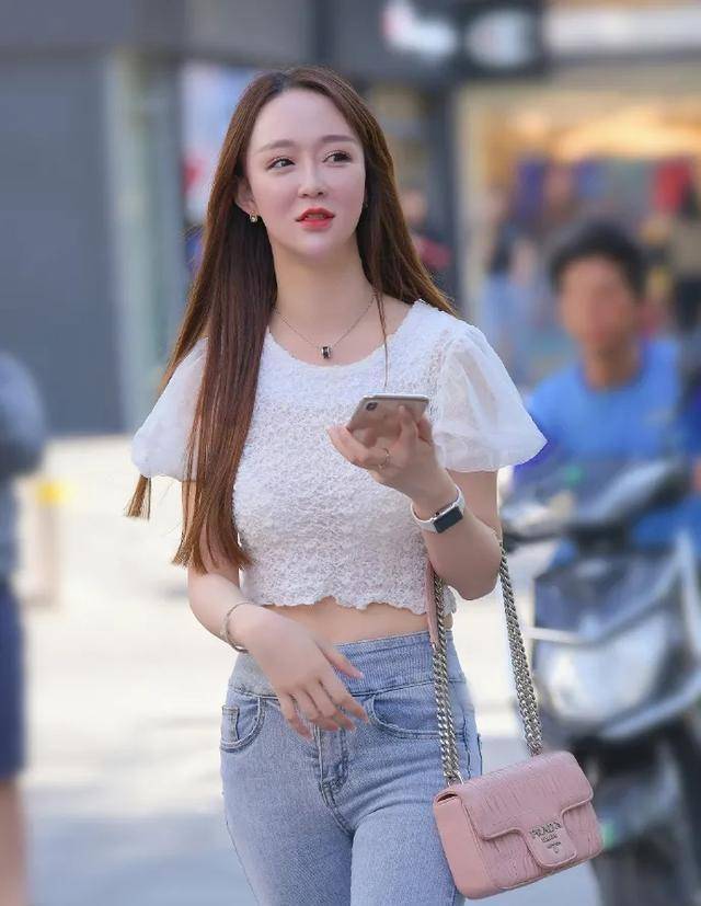 设计|轻熟可爱的美女,穿搭蓝色连衣裙,唯美动人