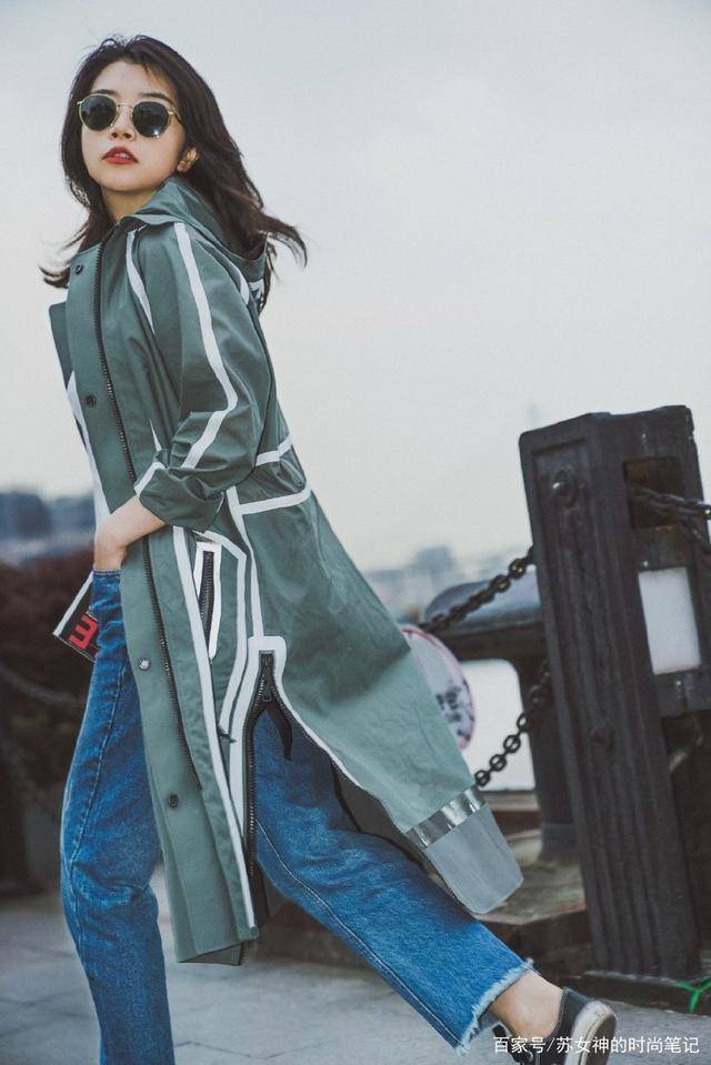 色调|30+的女人少穿“花”衣服，学学三木博主这6组搭配，洋气又清爽！
