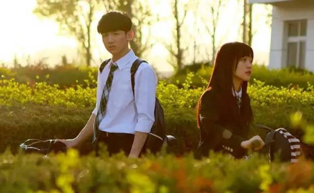 免费的电视剧推荐 校园恋爱 e40994be9d4146a29aeed1b5e15b7eb3.jpeg