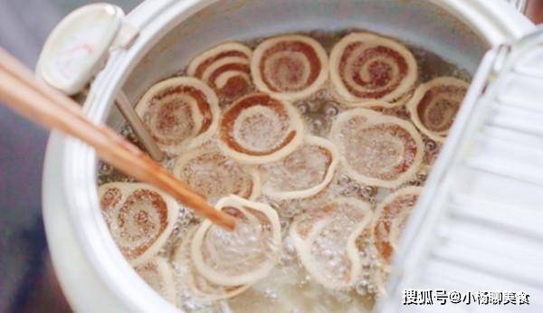 面团|1碗面粉,2个鸡蛋,教你做猫耳朵,酥脆可口还健康,比买的还好吃