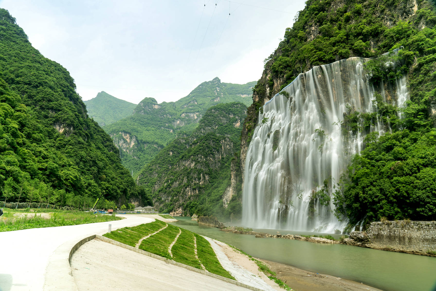 朝天吼漂流景区就是其中之一