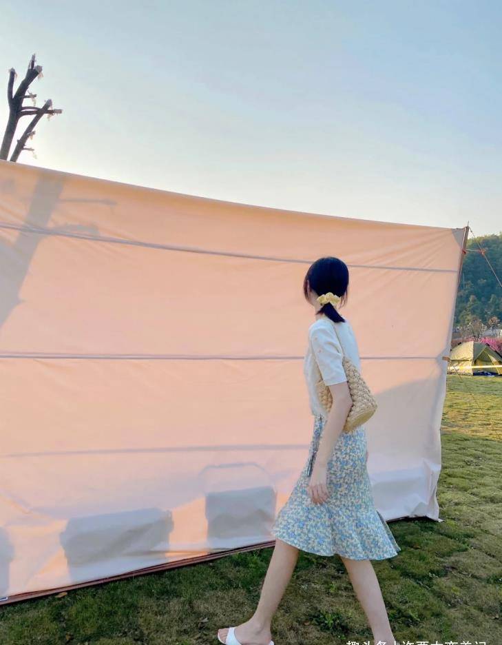 显得|扔了你的百褶裙吧！今年流行这“3种”裙子，40岁女人穿气质优雅