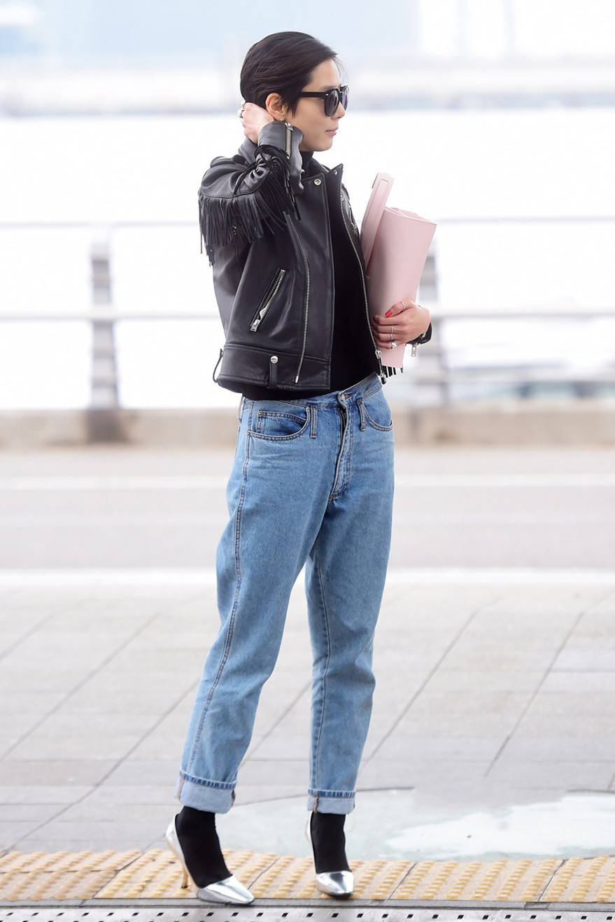 黑色|比卫衣耐穿,比风衣高级,这件外套才真时髦,杨幂、张曼玉都上头