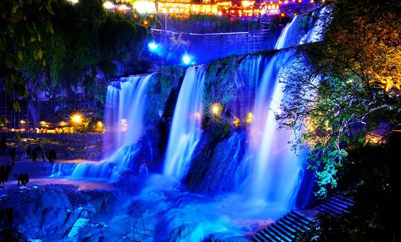 芙蓉镇|挂在瀑布上的千年古镇,令人神往的山水秘境