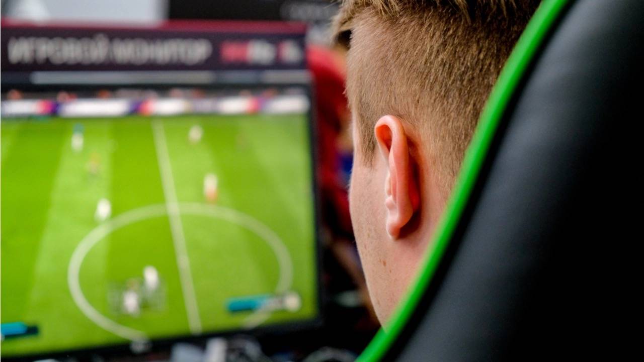 乌克兰“最大的非法”采矿设施可能是一个FIFA 机器人农场_搜狐网