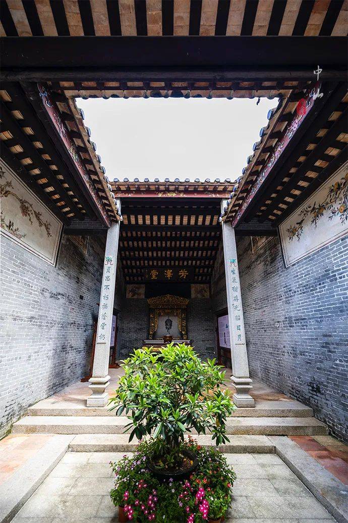 原创广东第一大姓氏拥有一座中山最大宗祠匾额上皇帝却只提了半个字