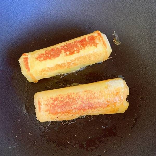 平后|10分钟搞定的营养早餐?火腿吐司卷的做法