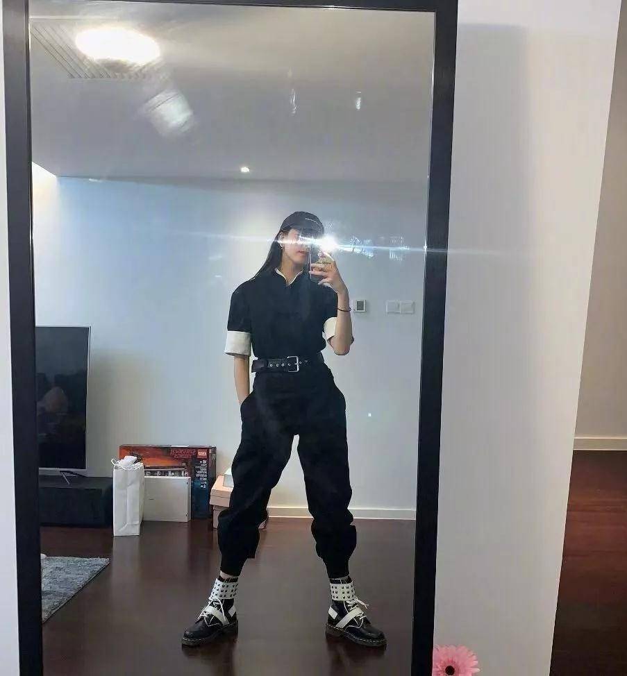 小白|小白鞋已经“失宠”了，现在最火的是这种“靴子”，洋气时髦还显高