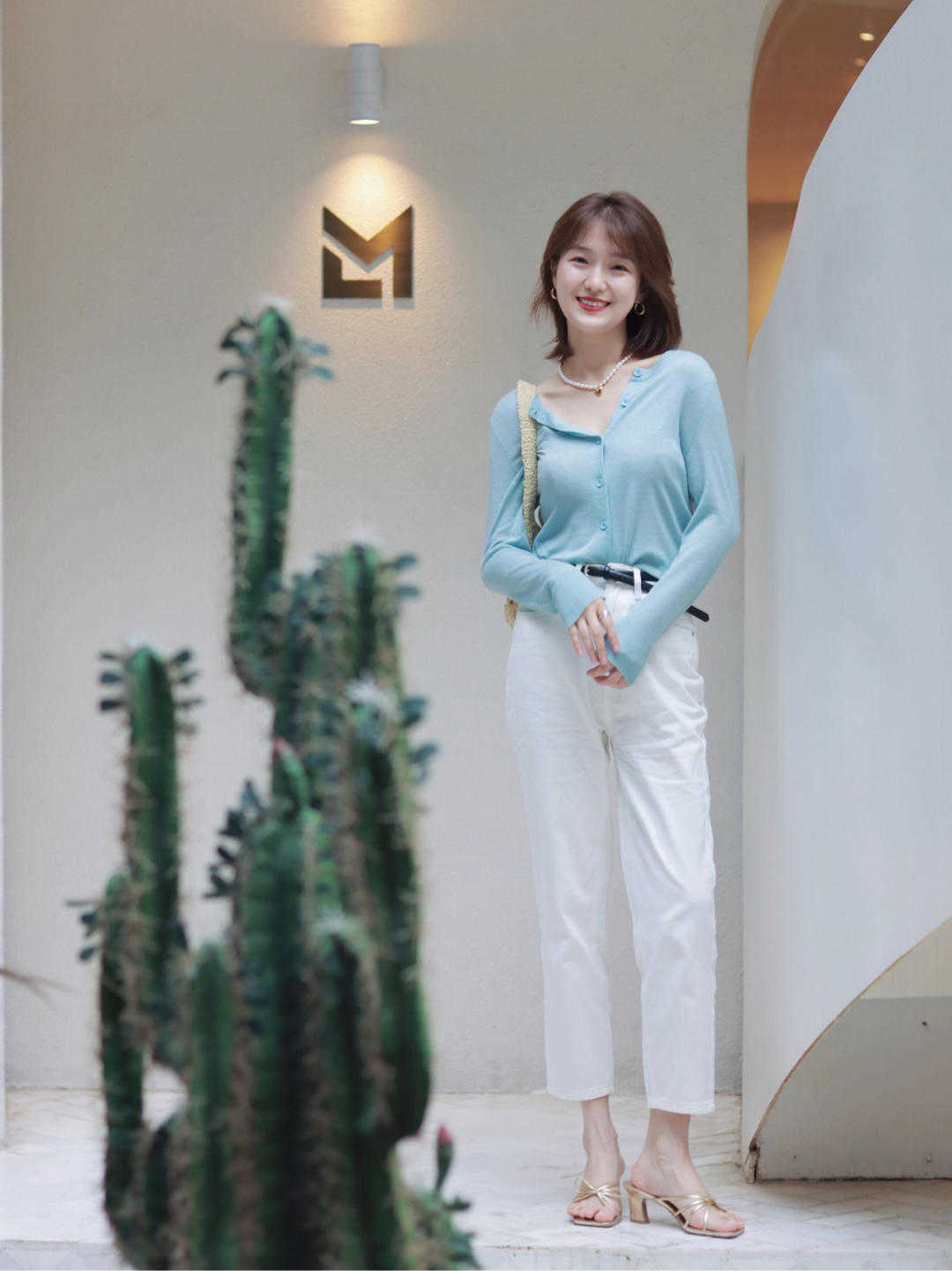 裤带|夏天穿牛仔裤，这四个款式上衣更符合，精致又耐看