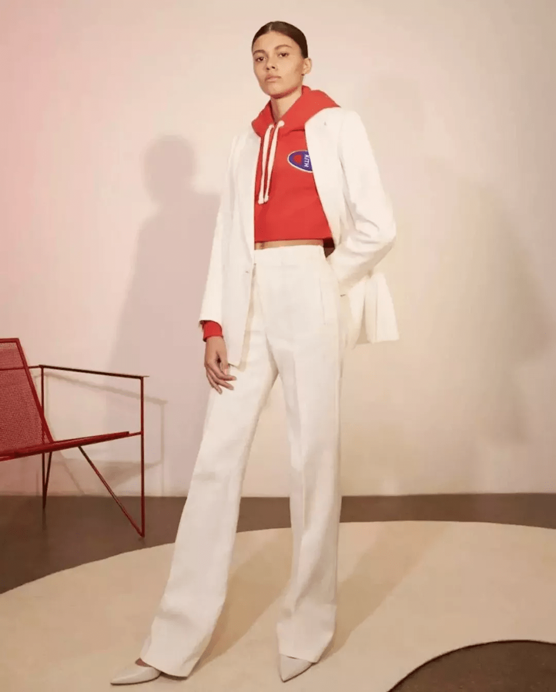 整体|深夏不要瞎打扮，瞧瞧今年最流行的“吸烟装”，洋气时髦还上档次