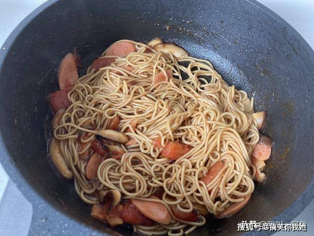 初中生|家有初中生，点名要吃这早餐，简单炒一炒就上桌，五分钟就光盘