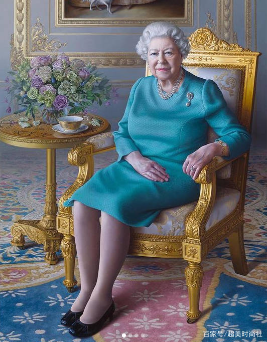 凯特威廉|94岁英女王太抗冻！5度气温穿不御寒的丝袜，红大衣配光腿太可爱