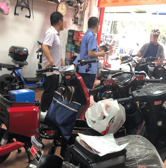 原创杭州涉事电瓶车商家首发声 网友：厂商也应该拿出个态度