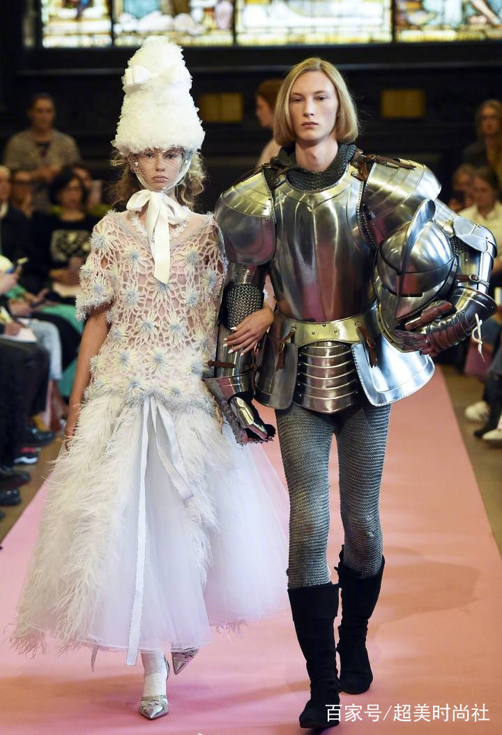 系列|飞天小魔女，明清仕女图，时装周概念元素简直“天马行空”！